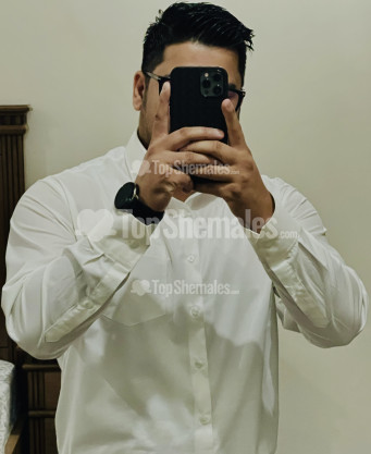 Photo escort girl Ali Azlan: the best escort service