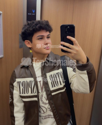 Photo escort girl Ezra: the best escort service