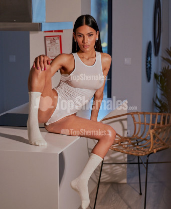 Photo escort girl Mayla: the best escort service