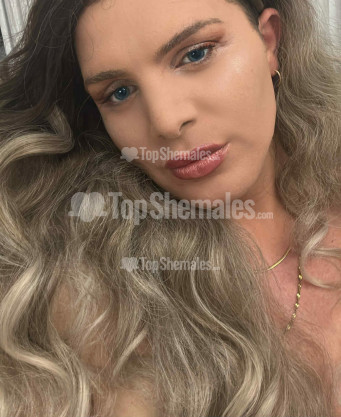 Photo escort girl KiaraLux: the best escort service